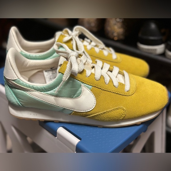 Nike Women's Pri Montreal Racer Vintage - Picture 7 of 8